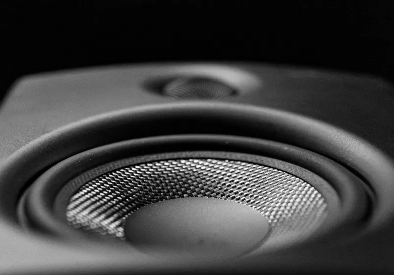 Quand votre sonnerie fait disjoncter votre smartphone : le guide des fréquences audio qui foutent tout en l'air
